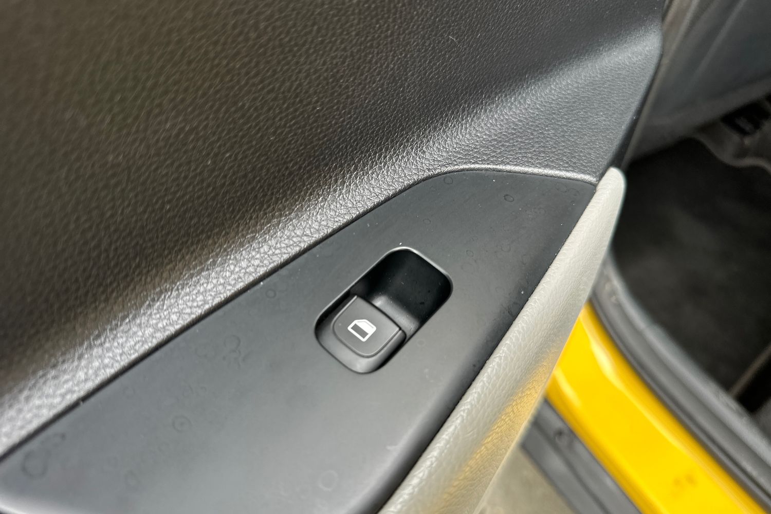 Used Kia Stonic 2018 for sale - 78132623: Photo 22