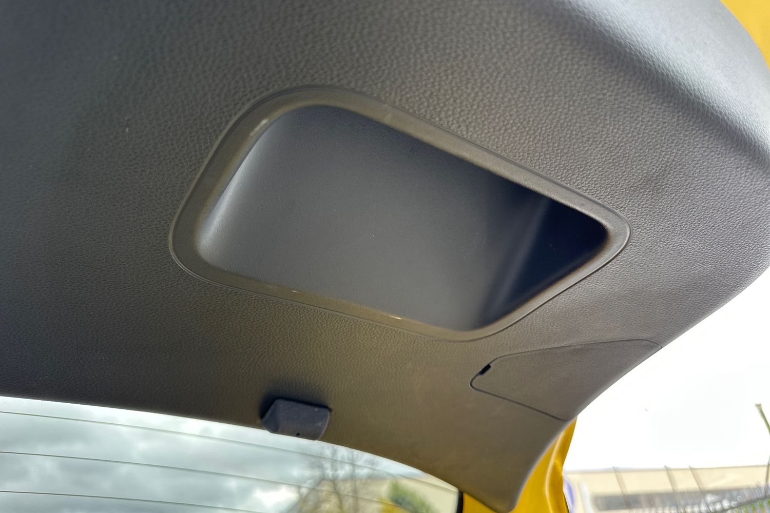 Used Kia Stonic 2018 for sale - 78132623: Photo 27