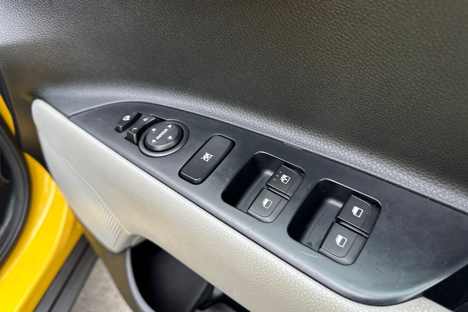 Used Kia Stonic 2018 for sale - 78132623: Photo 28