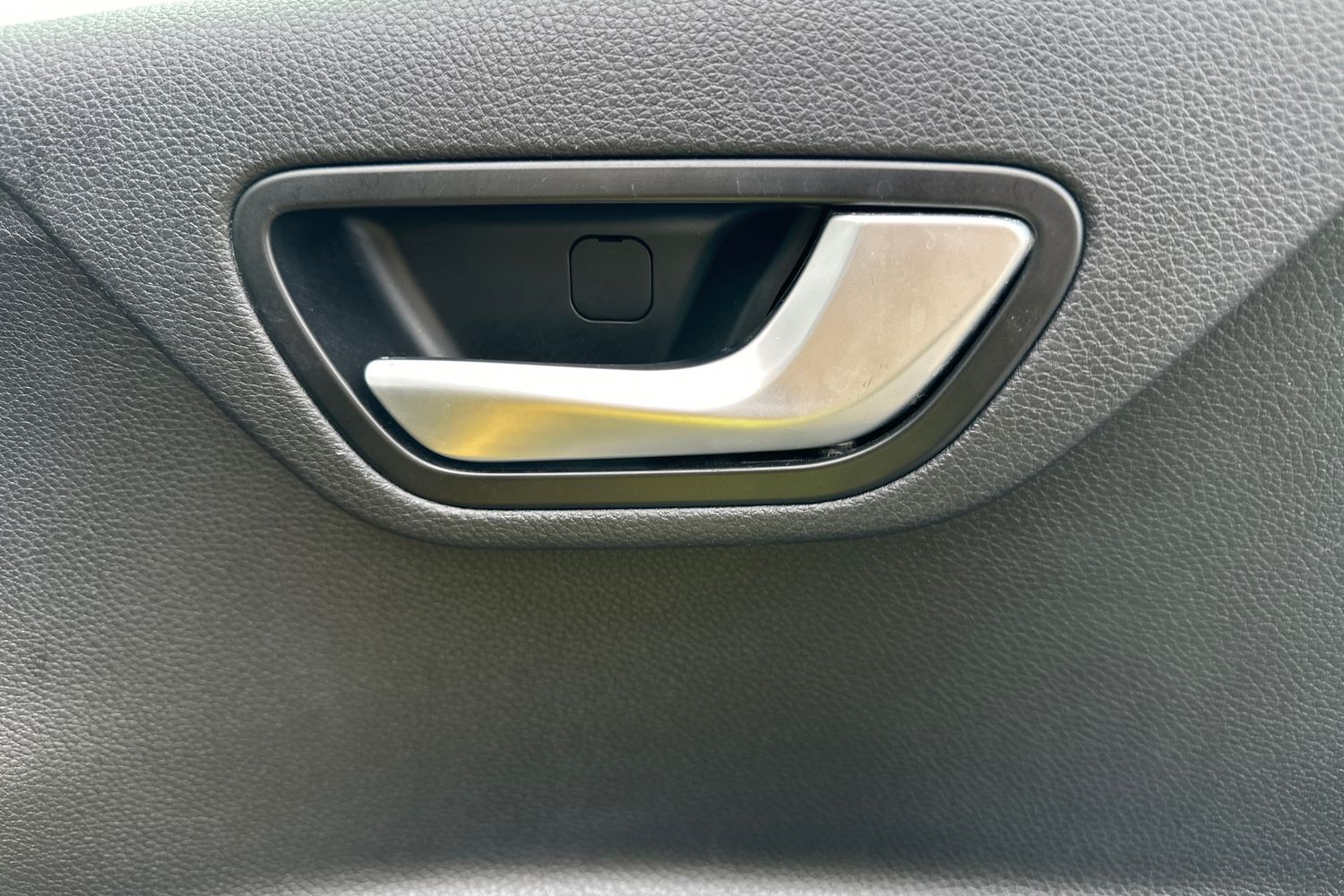 Used Kia Stonic 2018 for sale - 78132623: Photo 29