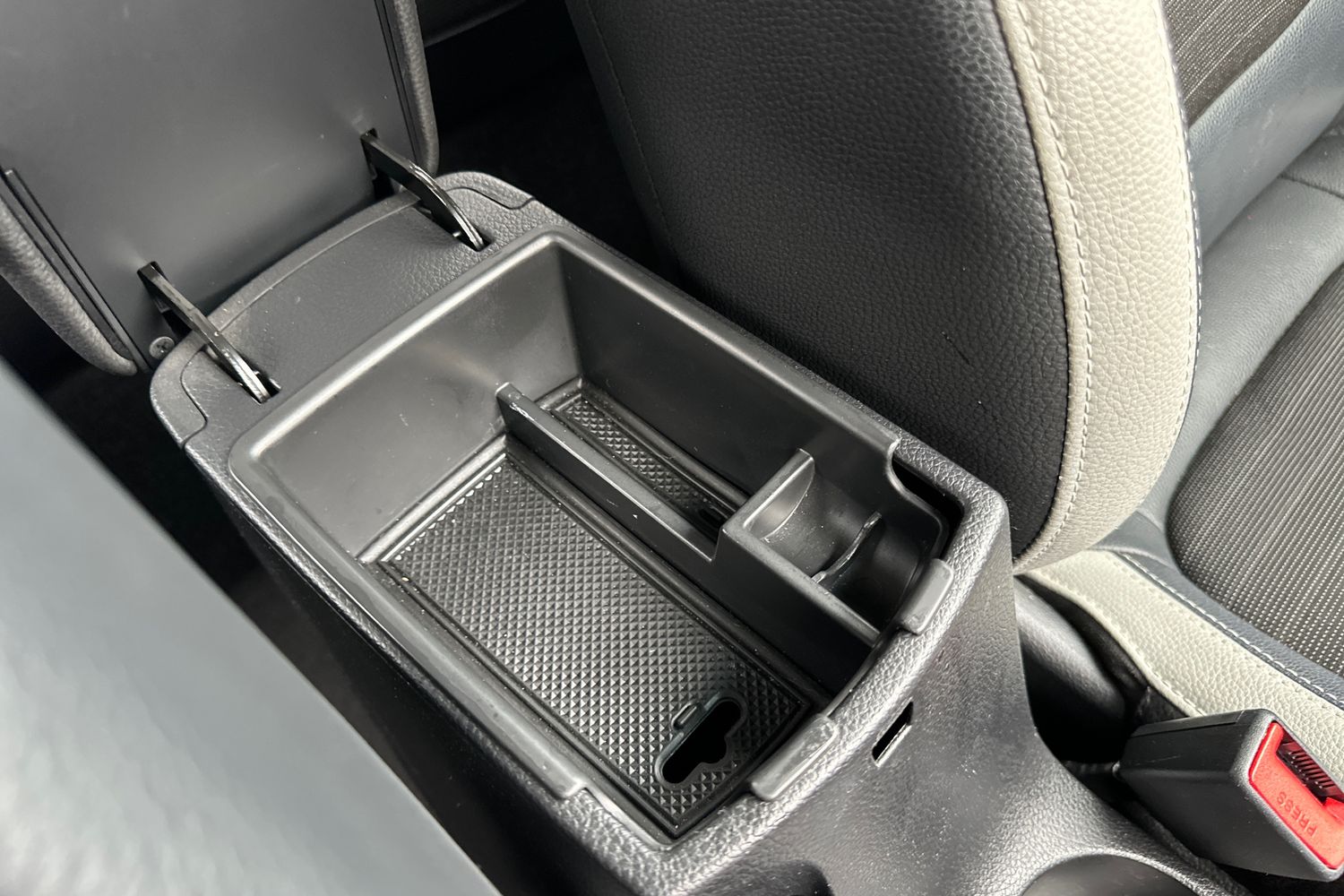 Used Kia Stonic 2018 for sale - 78132623: Photo 34