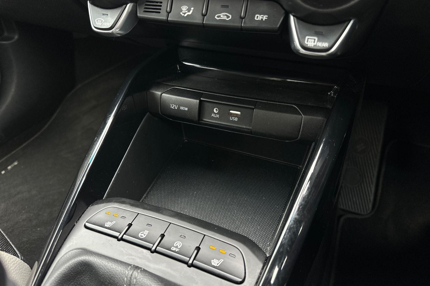 Used Kia Stonic 2018 for sale - 78132623: Photo 36