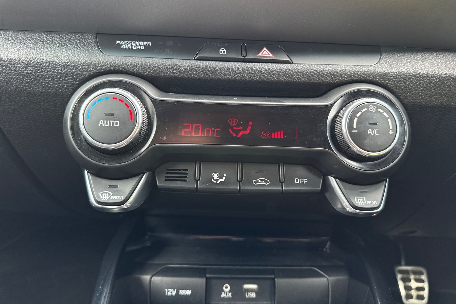 Used Kia Stonic 2018 for sale - 78132623: Photo 37