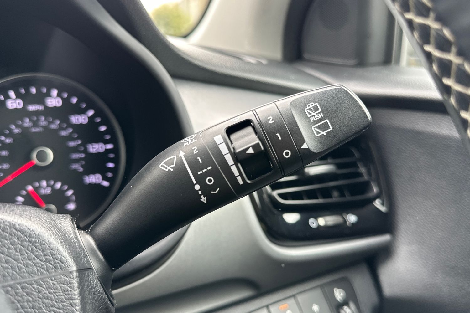 Used Kia Stonic 2018 for sale - 78132623: Photo 45