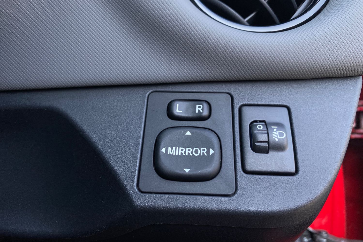 Used Toyota Yaris 2016 for sale - 77776216: Photo 31