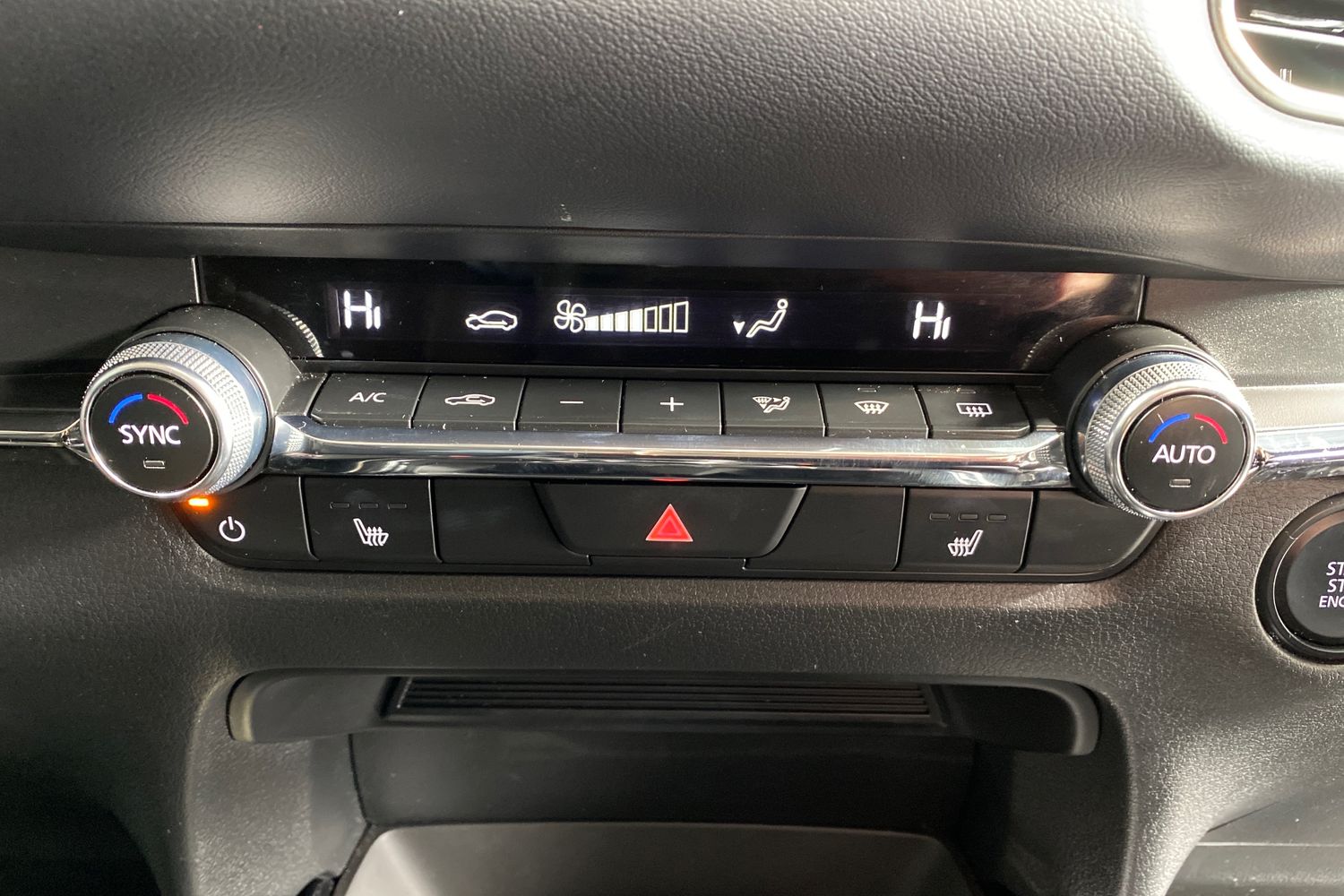 Used Mazda CX-30 2024 for sale - 77525189: Photo 35