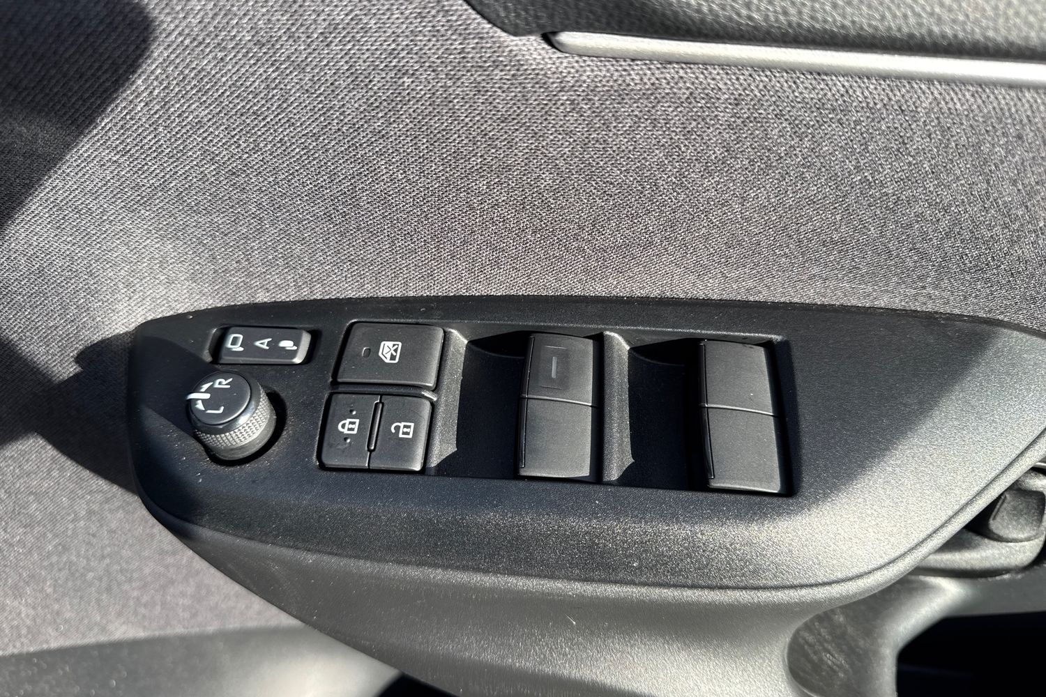 Used Mazda Mazda2 HYBRID 2022 for sale - 77595196: Photo 26