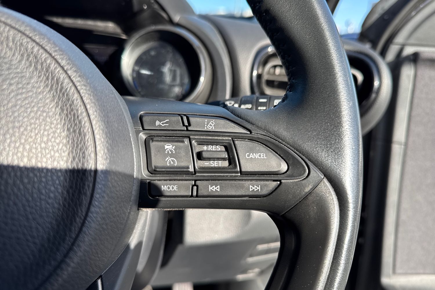 Used Mazda Mazda2 HYBRID 2022 for sale - 77595196: Photo 40