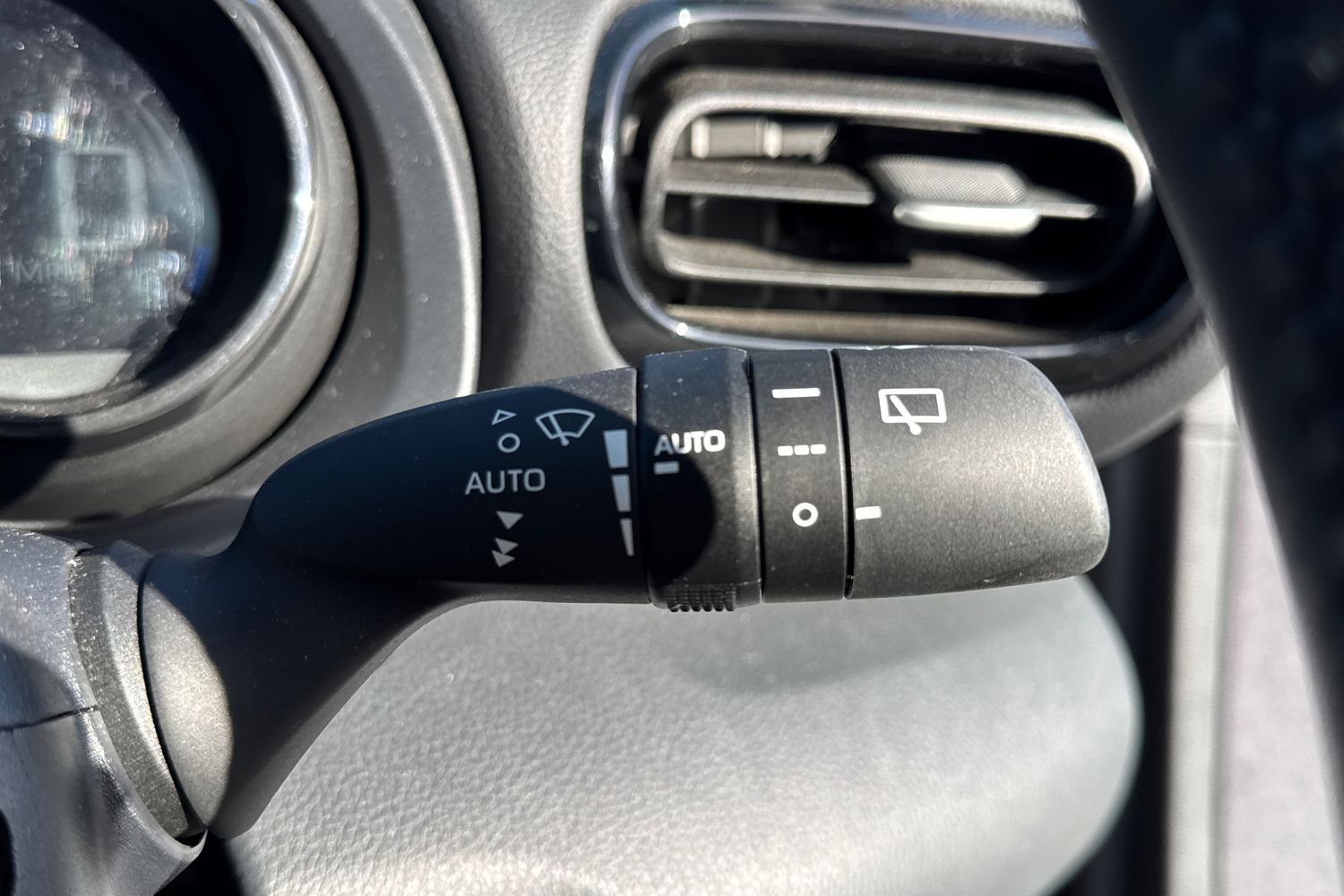 Used Mazda Mazda2 HYBRID 2022 for sale - 77595196: Photo 42