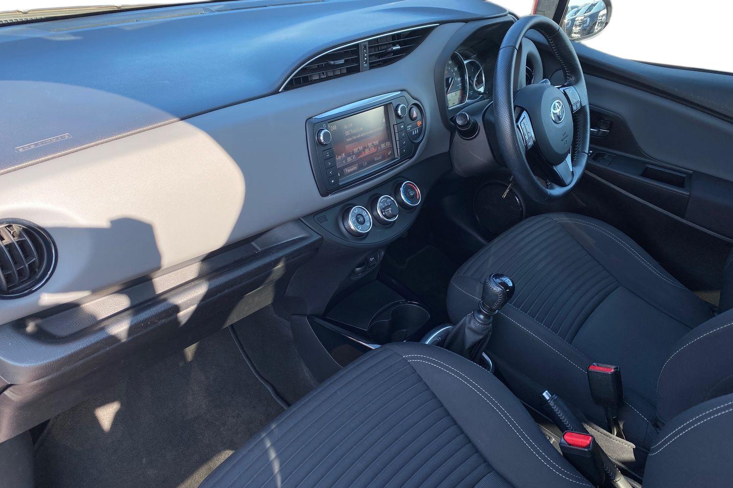 Used Toyota Yaris 2016 for sale - 77902242: Photo 14