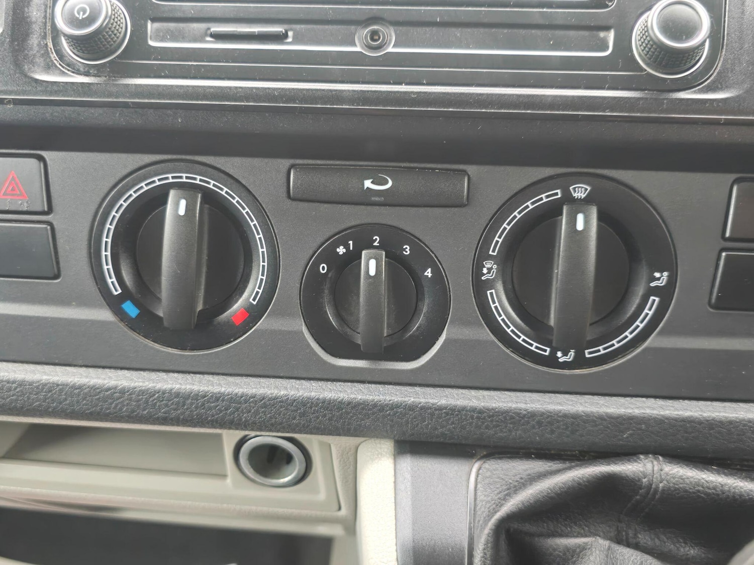 Used Volkswagen Transporter 2017 for sale - 76424050: Photo 12