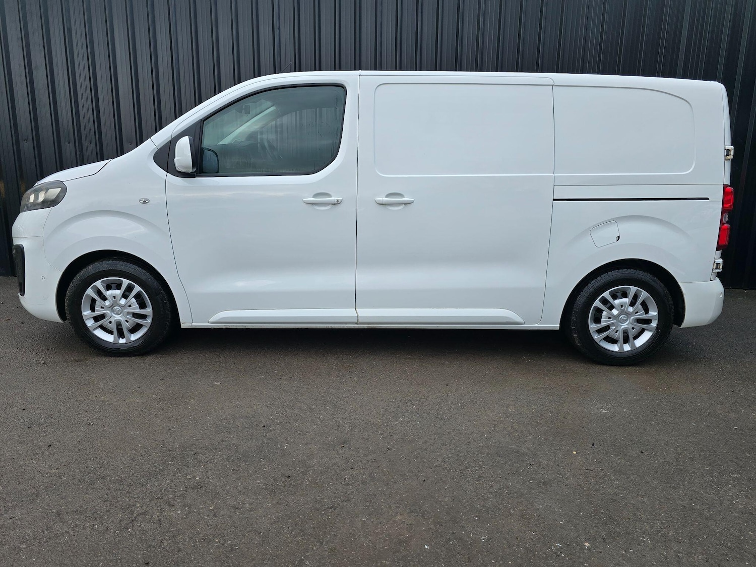 Used Vauxhall Vivaro 2019 for sale - 77202599: Photo 3