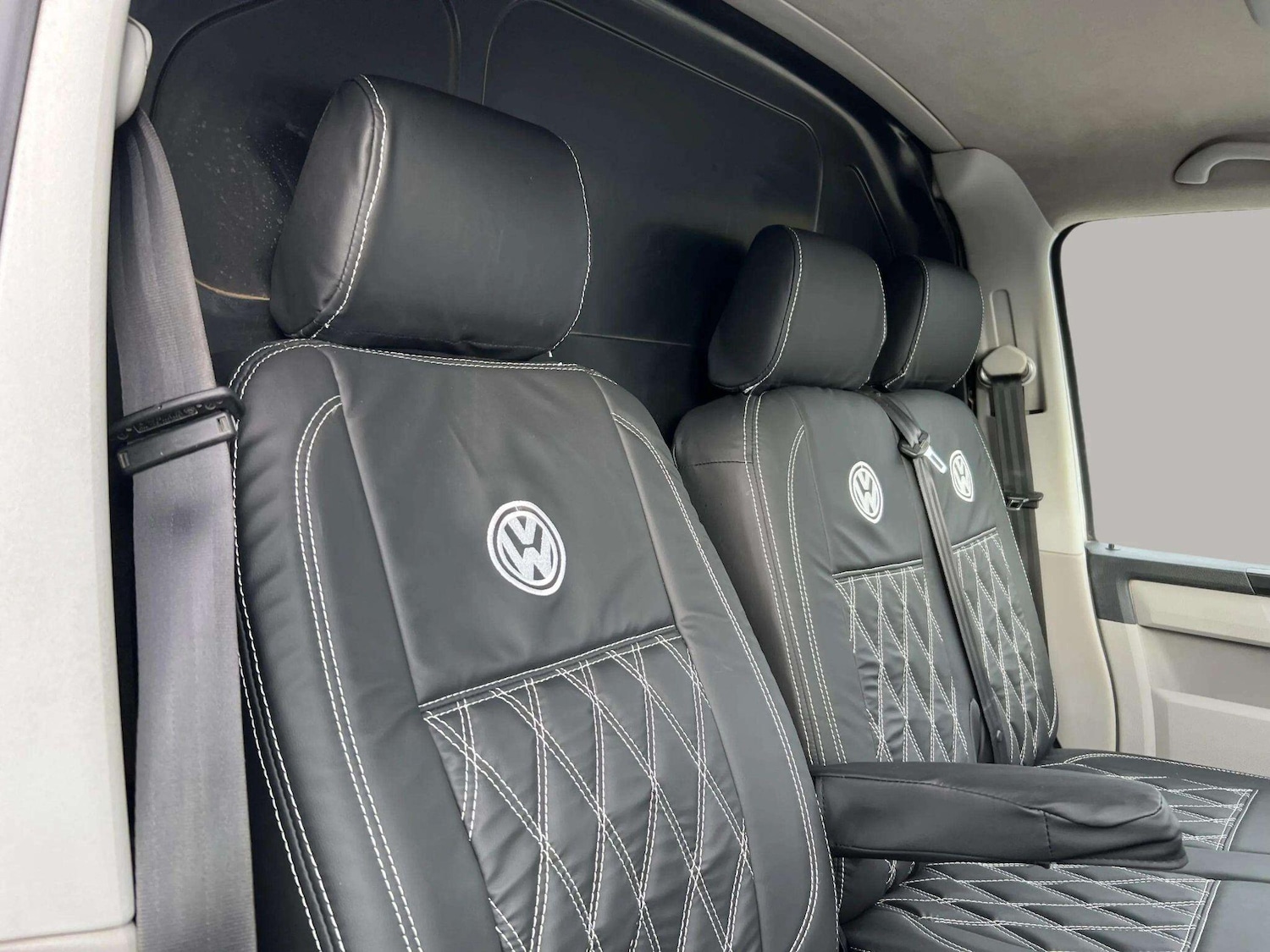 Used Volkswagen Transporter 2017 for sale - 76268436: Photo 2
