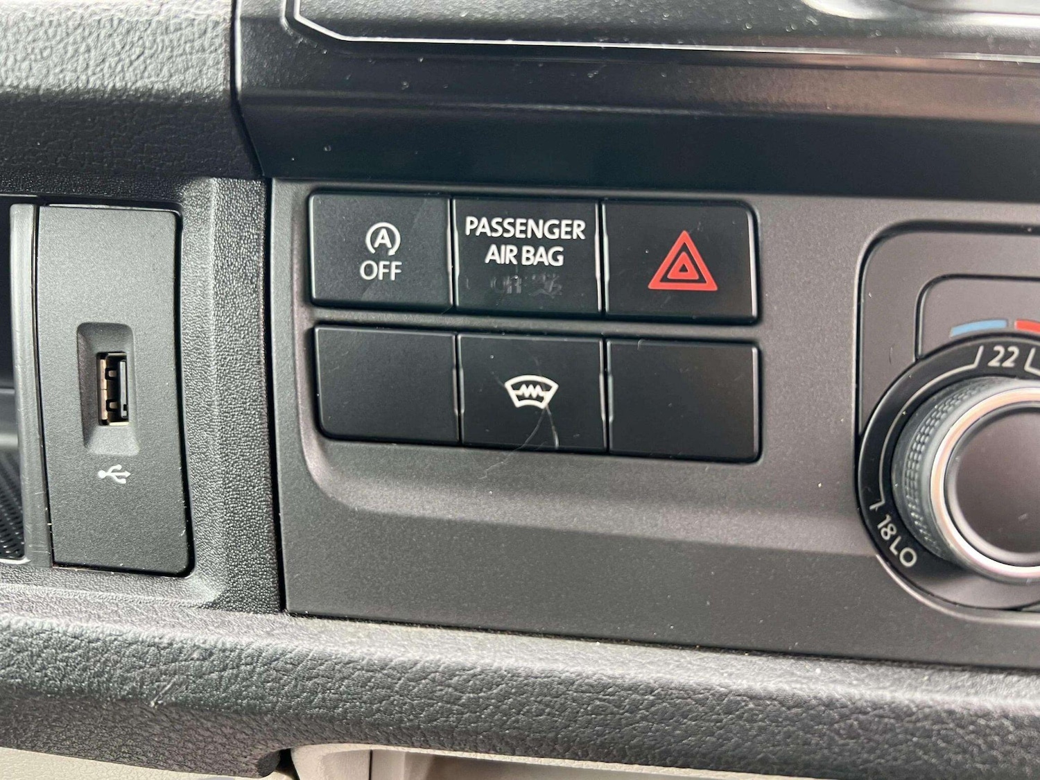 Used Volkswagen Transporter 2017 for sale - 76268436: Photo 24