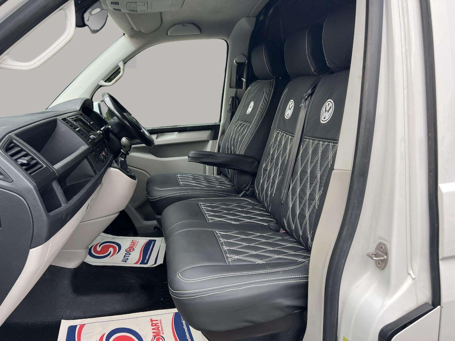 Used Volkswagen Transporter 2017 for sale - 76268436: Photo 32