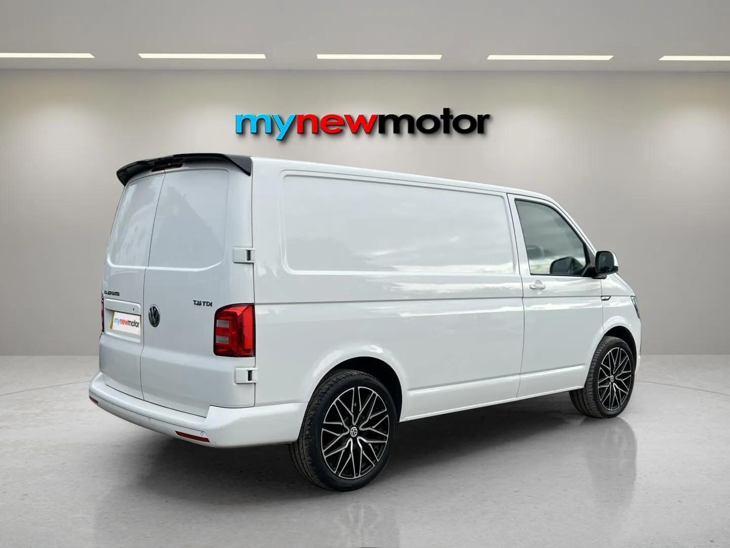 Used Volkswagen Transporter 2017 for sale - 76268436: Photo 7