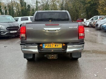 Used Toyota Hilux 2017 for sale - 76584785: Photo