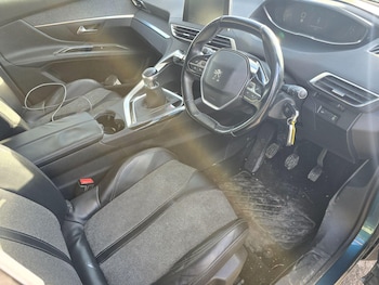 Used Peugeot 5008 2018 for sale - 76965095: Photo