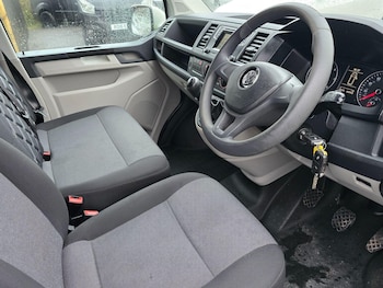 Used Volkswagen Transporter 2019 for sale - 77304920: Photo