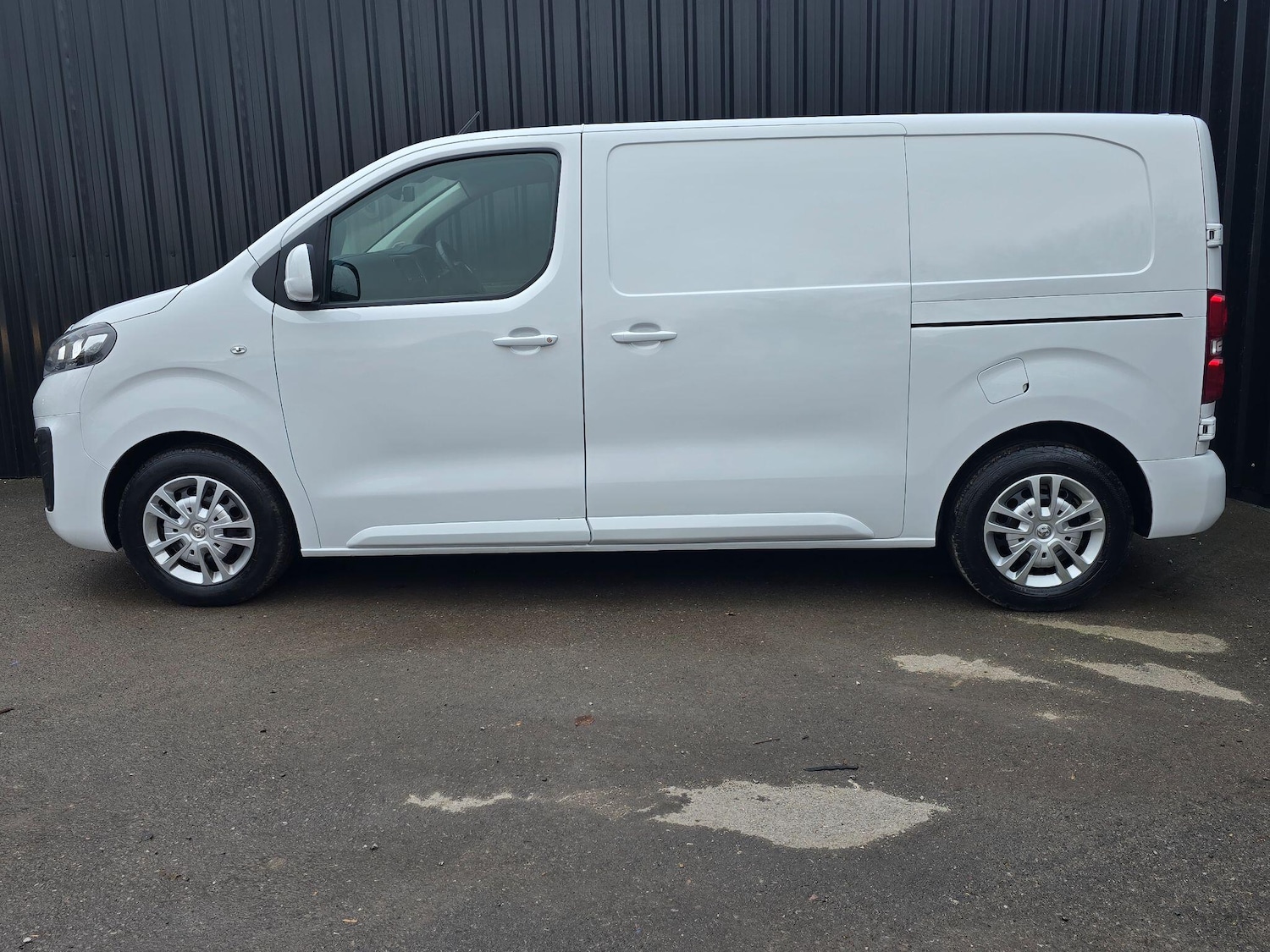 Used Vauxhall Vivaro 2019 for sale - 77969978: Photo 3