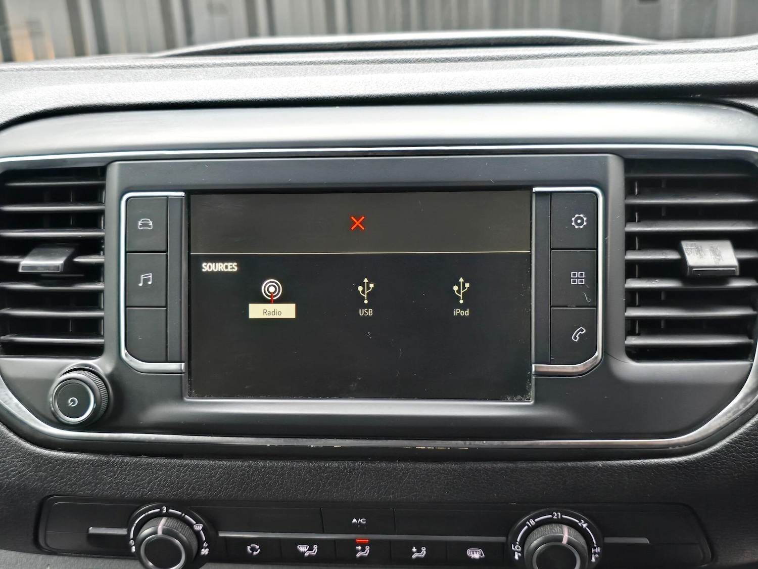 Used Vauxhall Vivaro 2019 for sale - 77969978: Photo 31