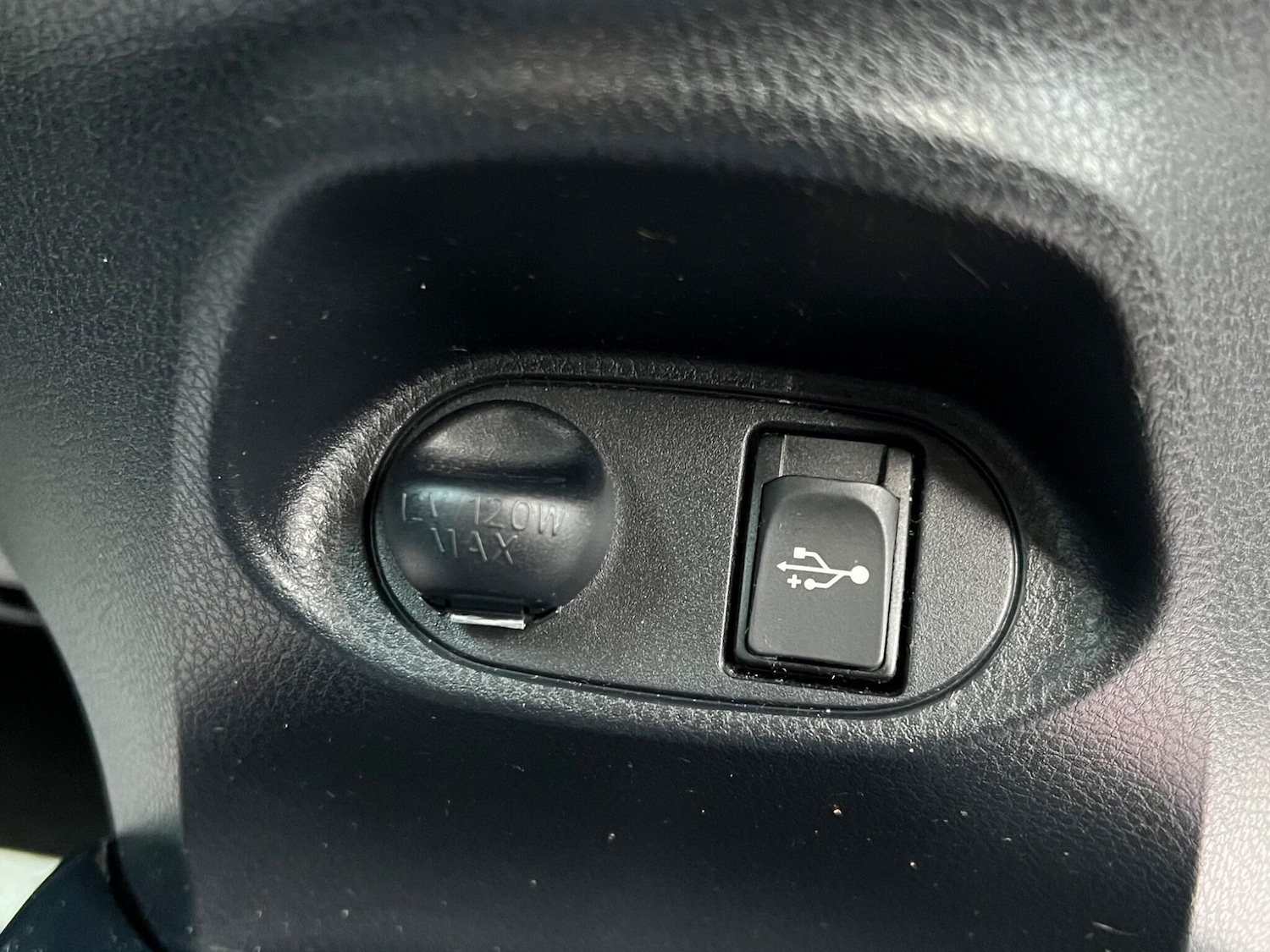 Used Toyota Yaris 2017 for sale - 77267543: Photo 24