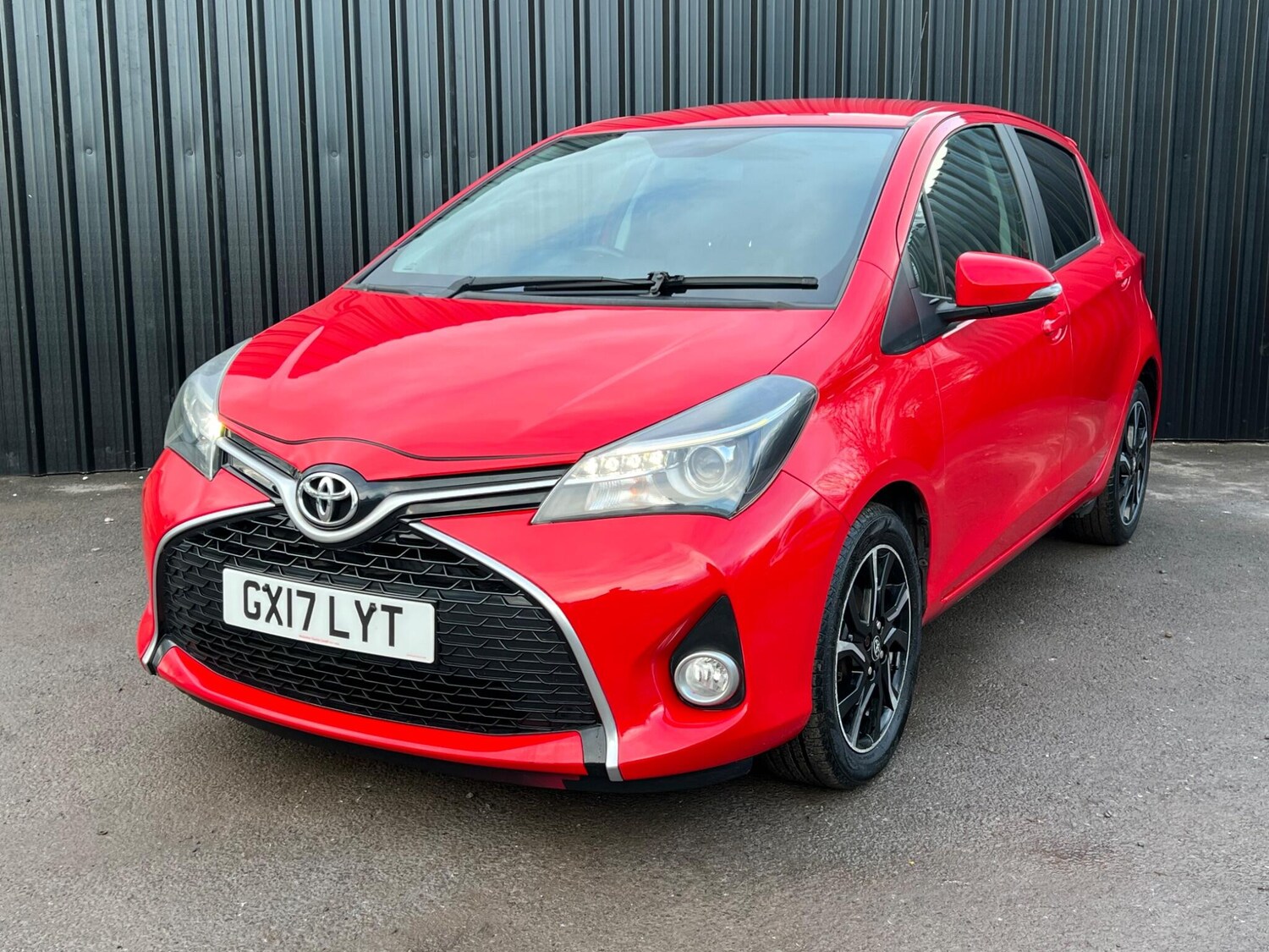 Used Toyota Yaris 2017 for sale - 77267543: Photo 25