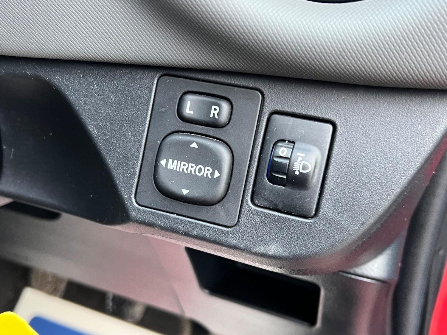 Used Toyota Yaris 2017 for sale - 77267543: Photo 28