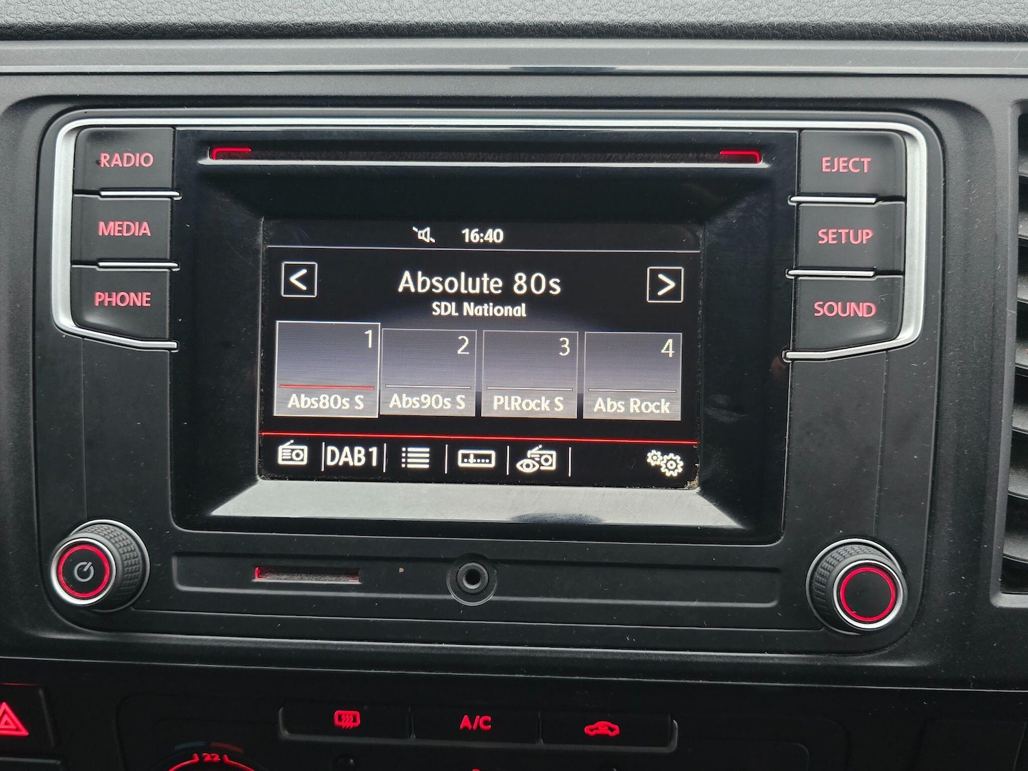 Used Volkswagen Transporter 2016 for sale - 76975676: Photo 32