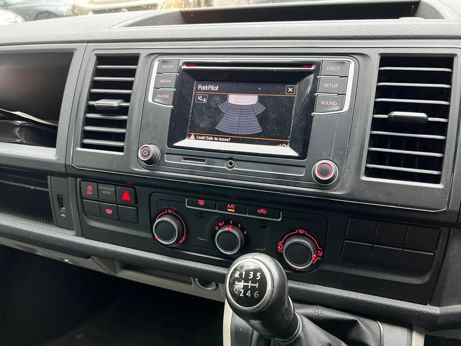 Used Volkswagen Transporter 2016 for sale - 76975676: Photo 9