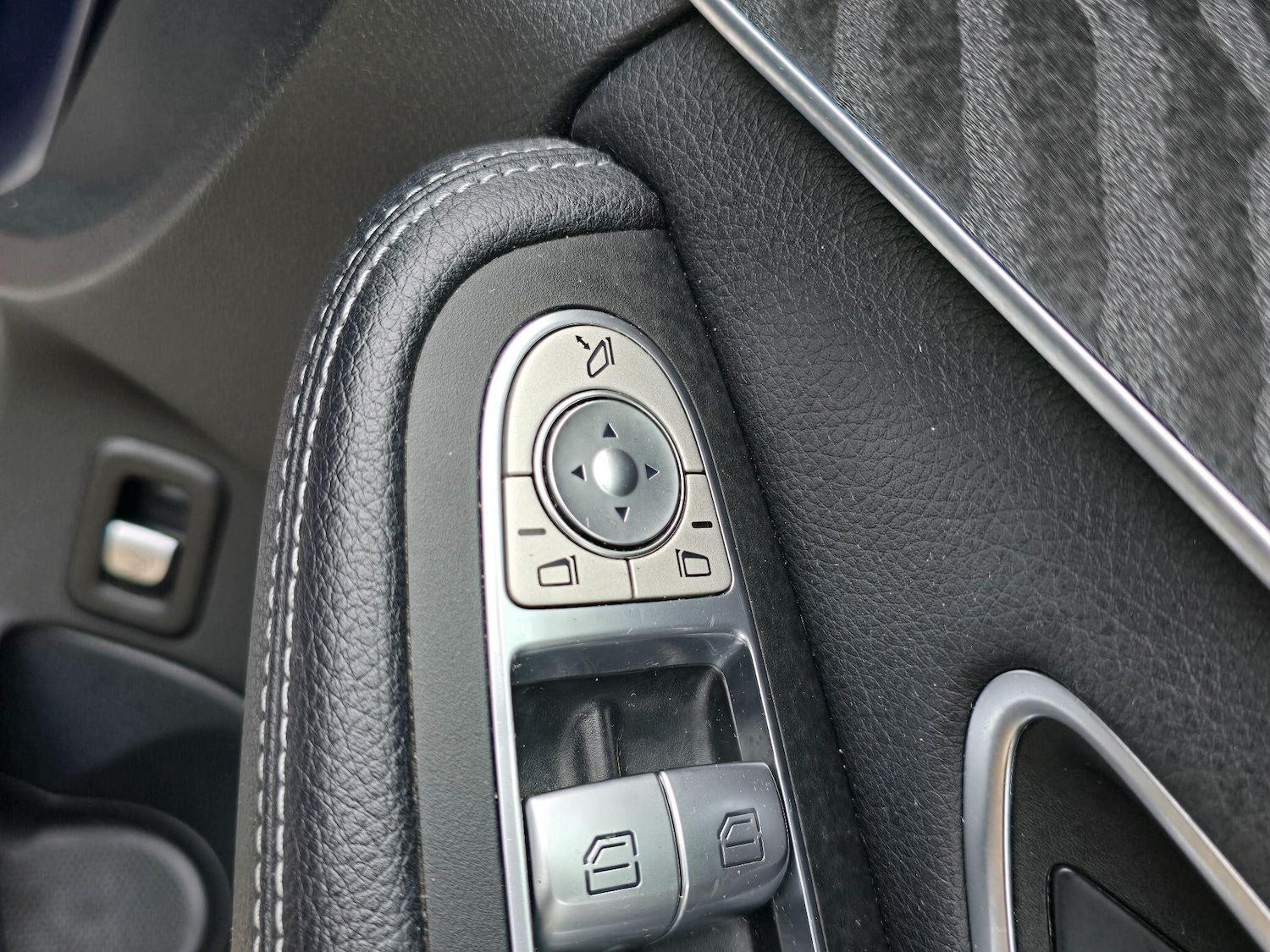 Used Mercedes-Benz C Class 2017 for sale - 76743460: Photo 34