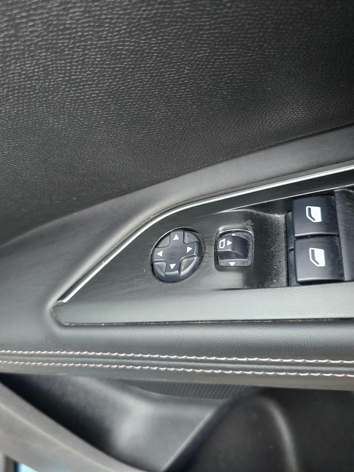 Used Peugeot 5008 2018 for sale - 77202912: Photo 32