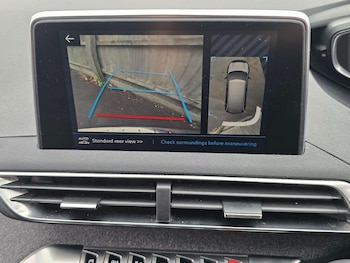 Used Peugeot 5008 2018 for sale - 77202912: Photo