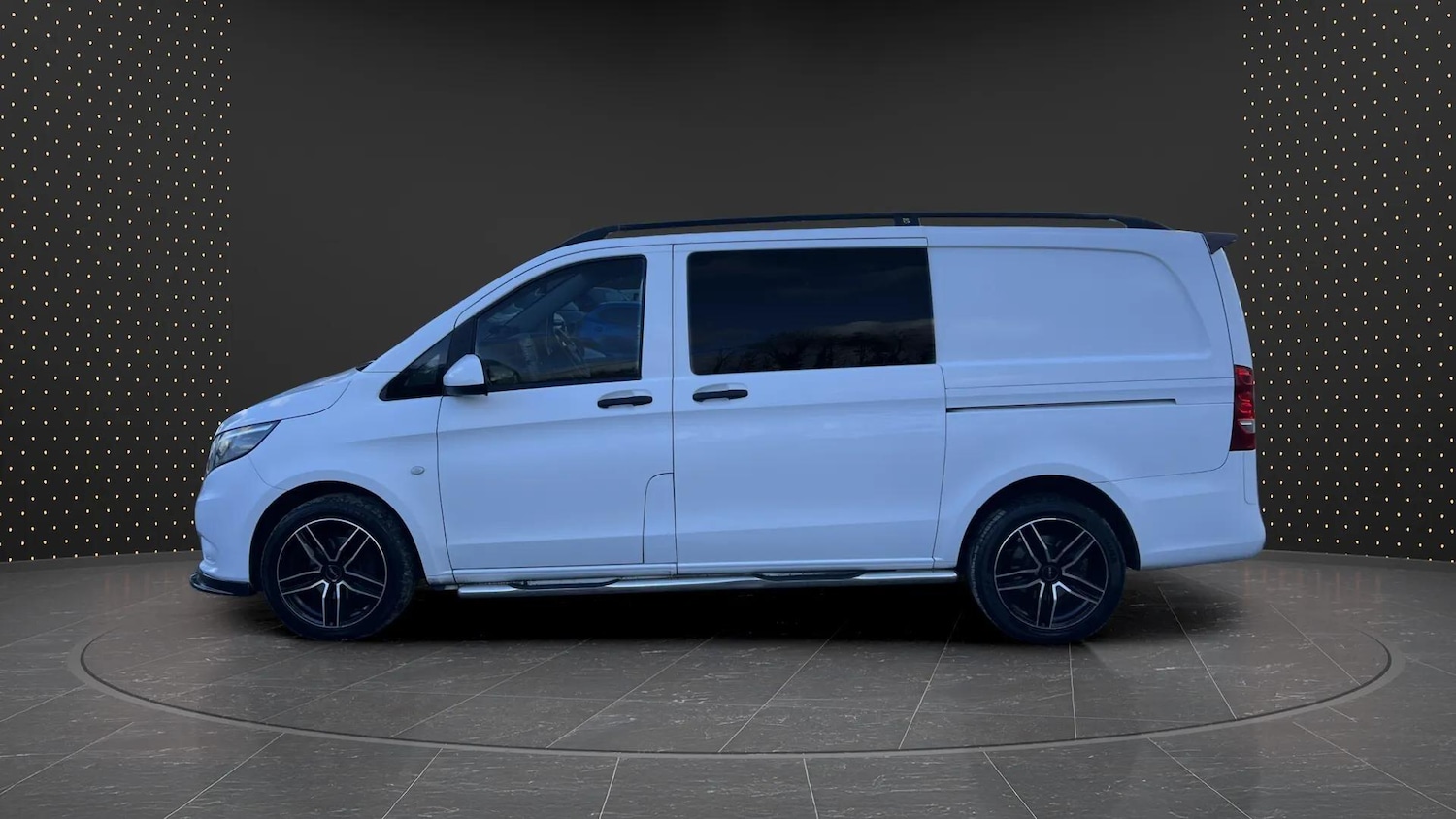 Used Mercedes-Benz Vito 2017 for sale - 76620379: Photo 2