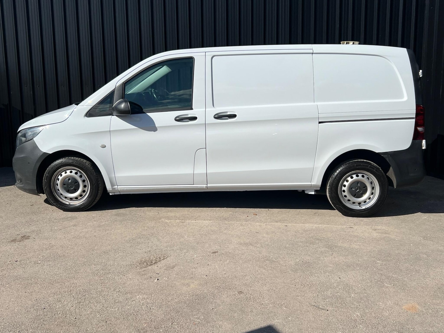 Used Mercedes-Benz Vito 2019 for sale - 78127877: Photo 2