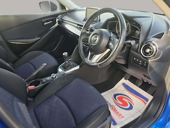 Used Mazda Mazda2 2015 for sale - 76268420: Photo