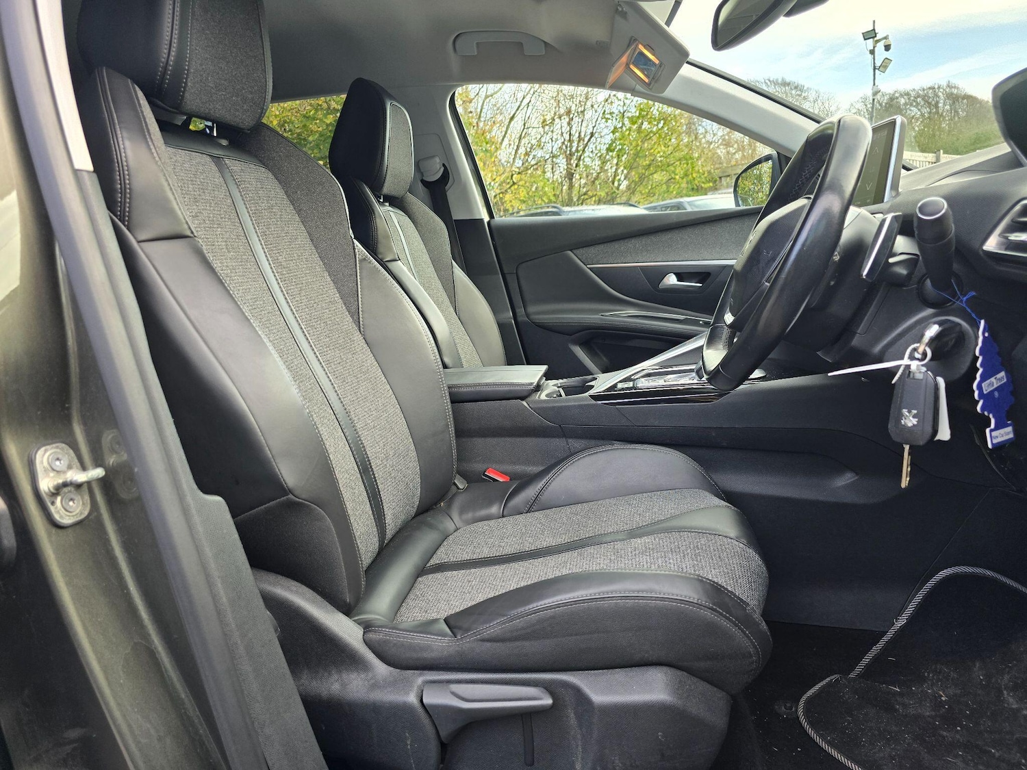 Used Peugeot 3008 2017 for sale - 76572755: Photo 2