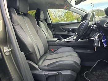 Used Peugeot 3008 2017 for sale - 76572755: Photo