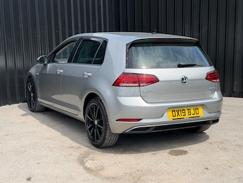 Used Volkswagen Golf 2019 for sale - 79106567: Photo