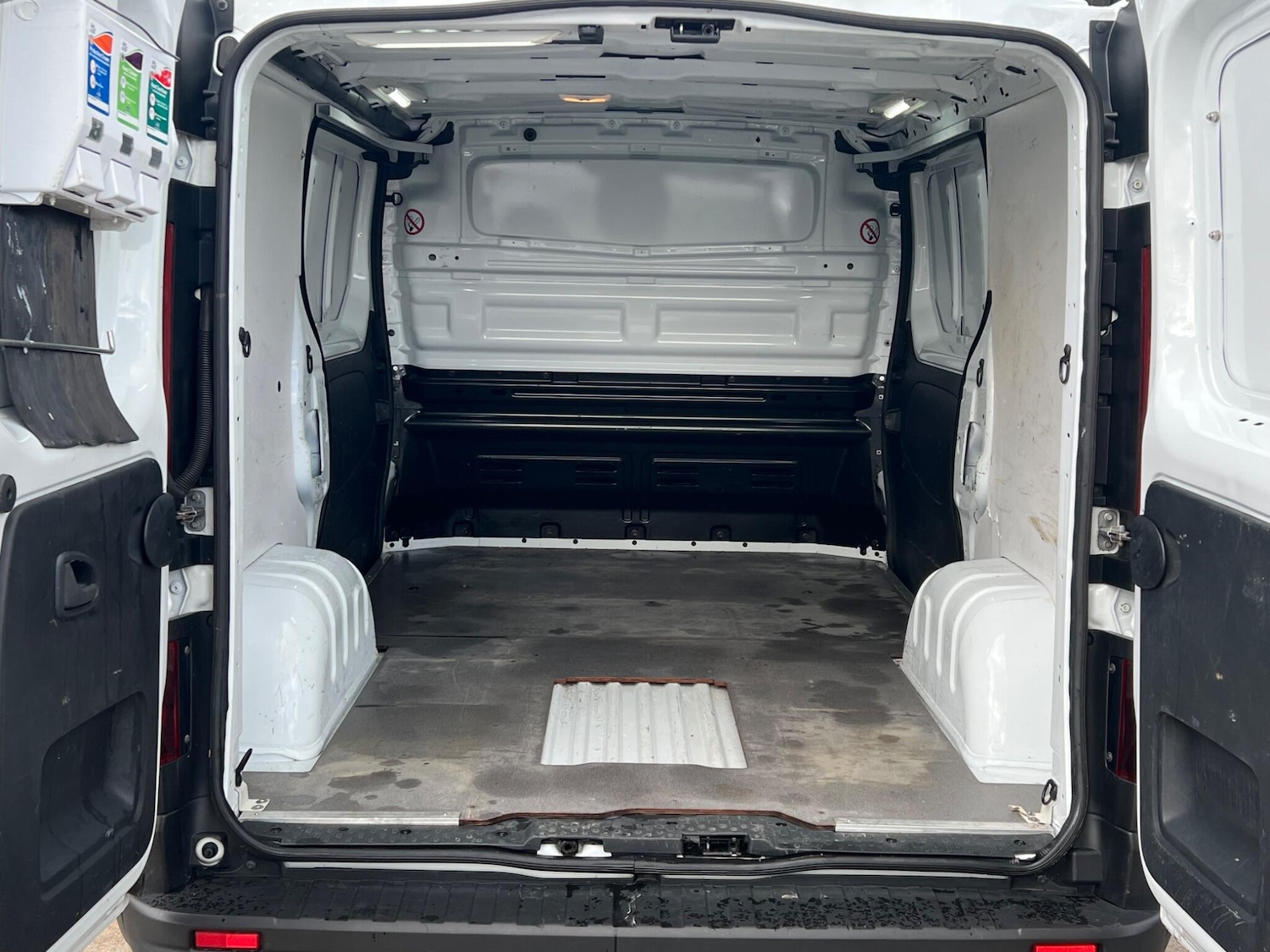 Used Vauxhall Vivaro 2016 for sale - 78019161: Photo 13