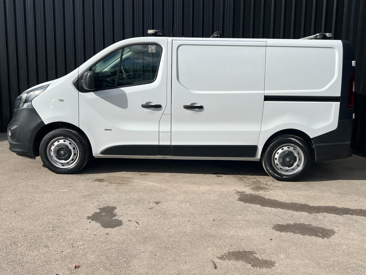 Used Vauxhall Vivaro 2016 for sale - 78019161: Photo 2