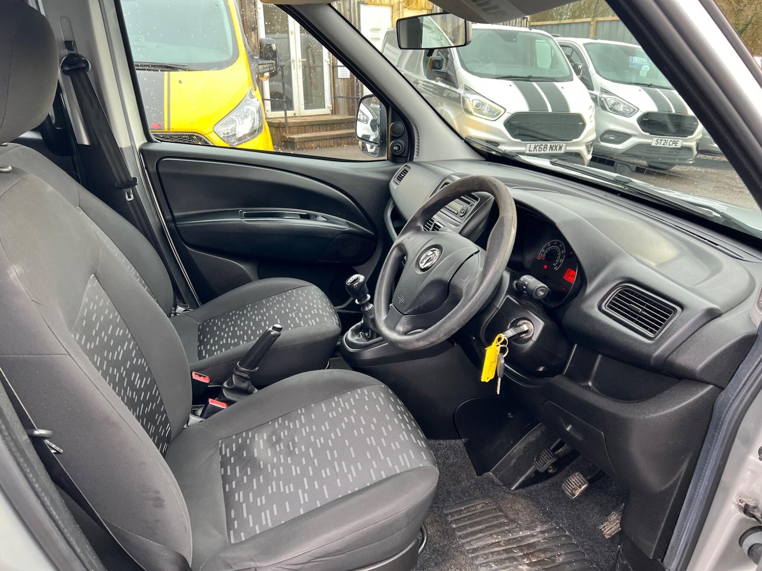 Used Vauxhall Combo 2016 for sale - 77156444: Photo 2