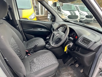 Used Vauxhall Combo 2016 for sale - 77156444: Photo
