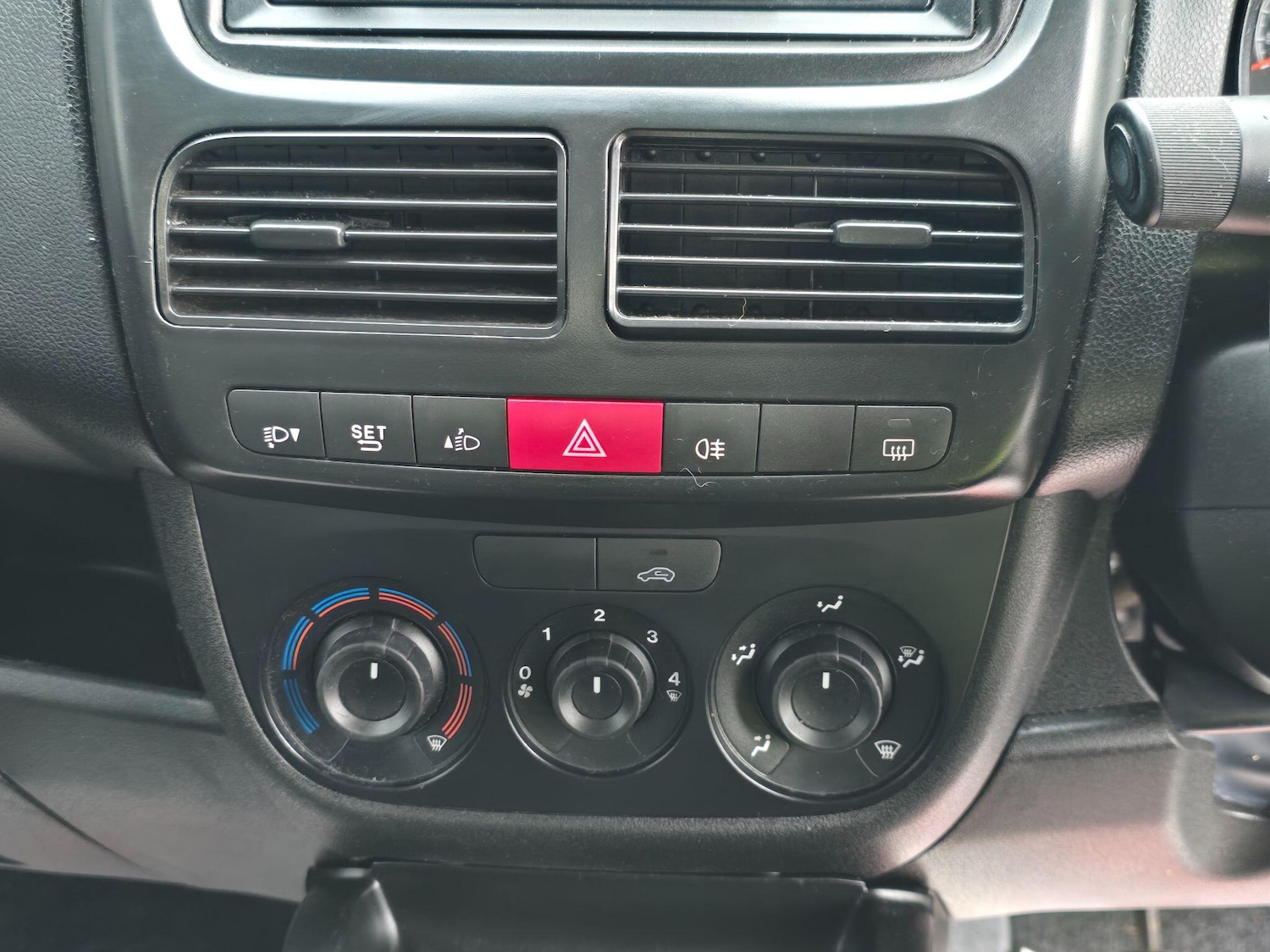 Used Vauxhall Combo 2016 for sale - 77156444: Photo 32