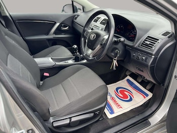 Used Toyota Avensis 2014 for sale - 76268433: Photo