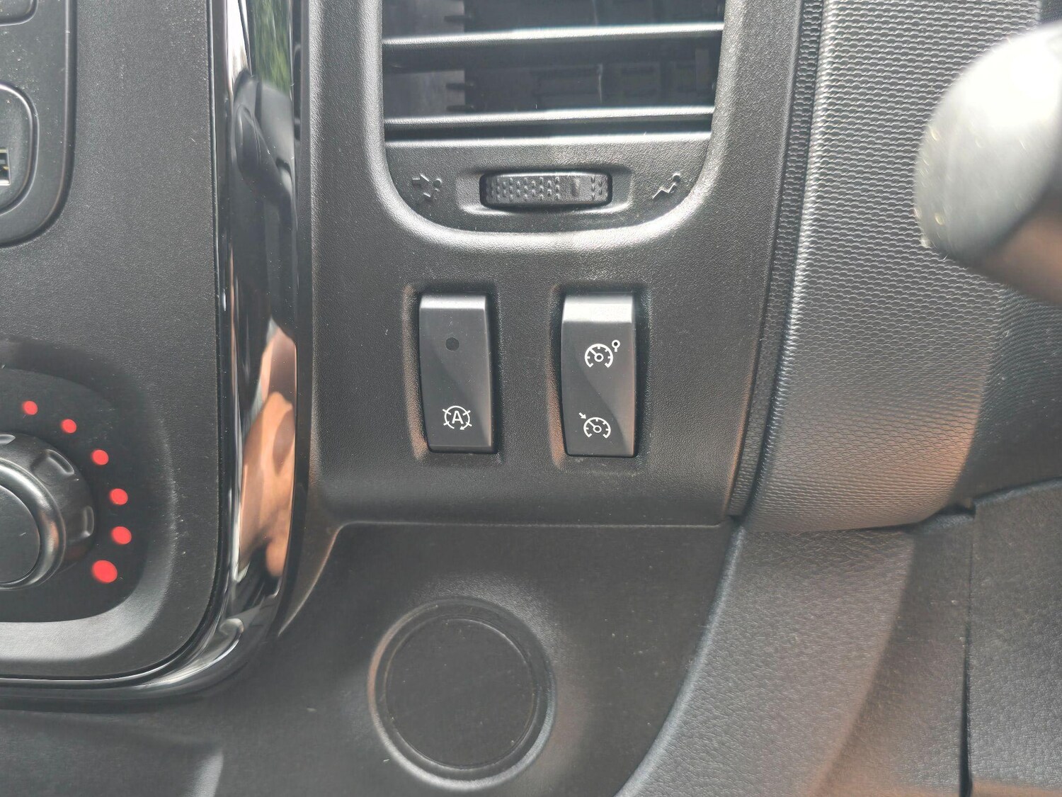 Used Vauxhall Vivaro 2016 for sale - 76268225: Photo 34