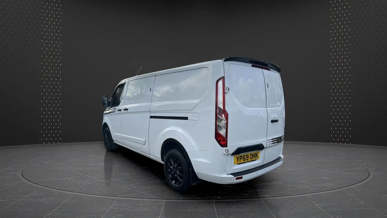 Used Ford Transit Custom 2019 for sale - 76965154: Photo 4