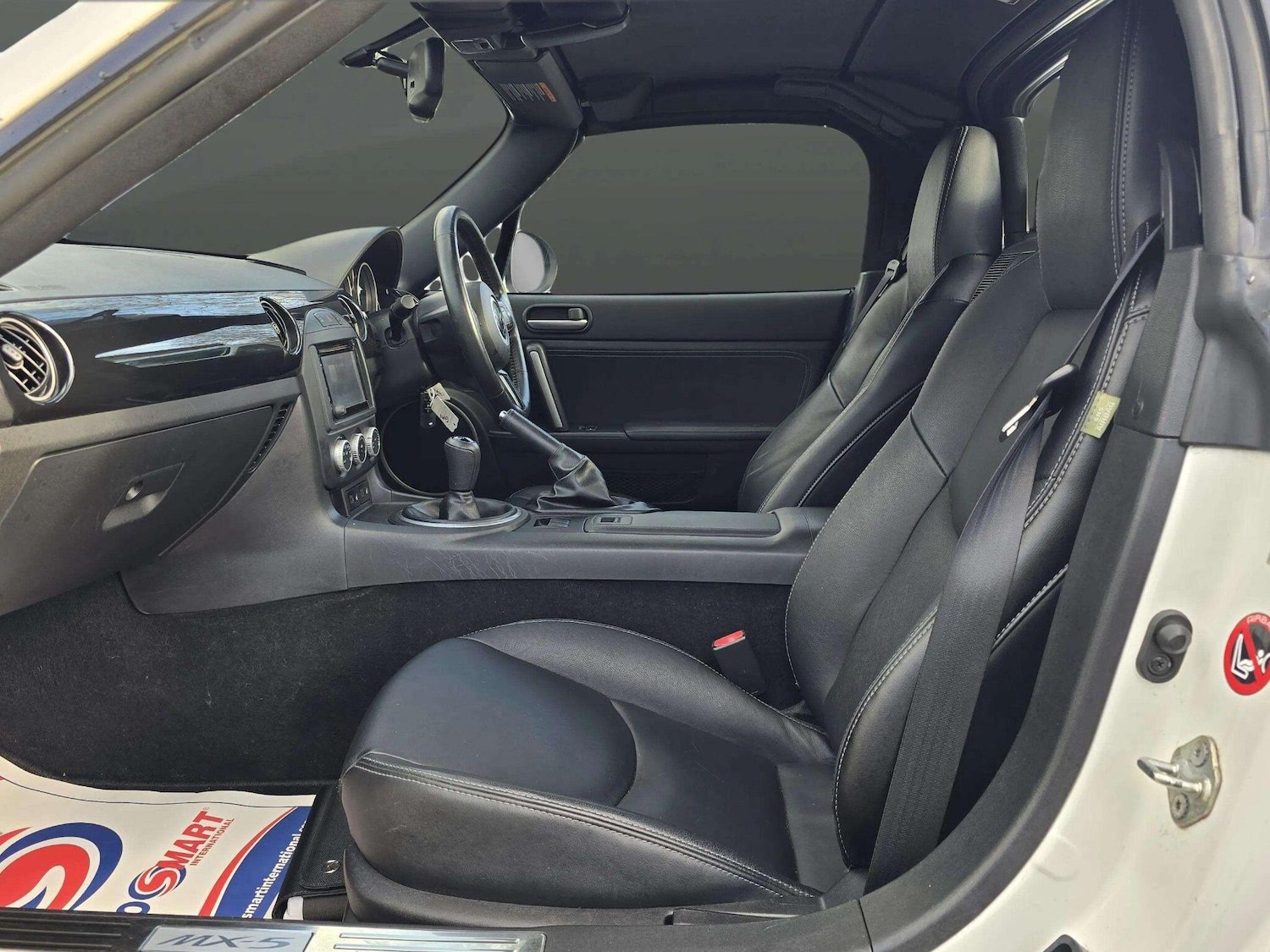 Used Mazda MX-5 2015 for sale - 76965099: Photo 2