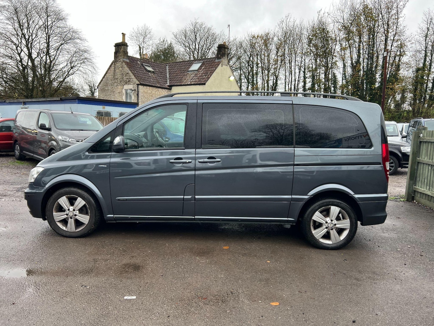 Used Mercedes-Benz Viano 2013 for sale - 76561572: Photo 2