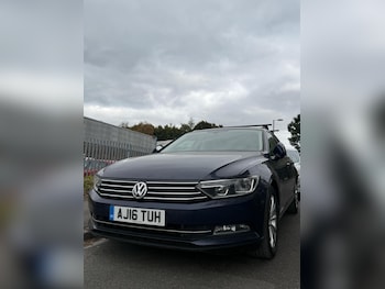 Volkswagen - Passat